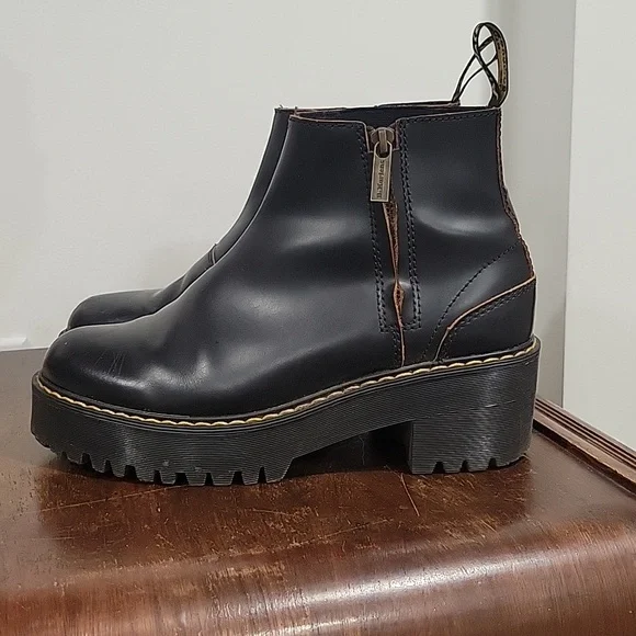 Dr. Martens Chelsea Chunky Zip 8 - Picture 2 of 6
